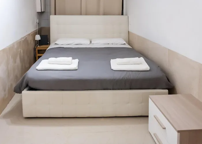 Room With Private Bathroom Stella 1